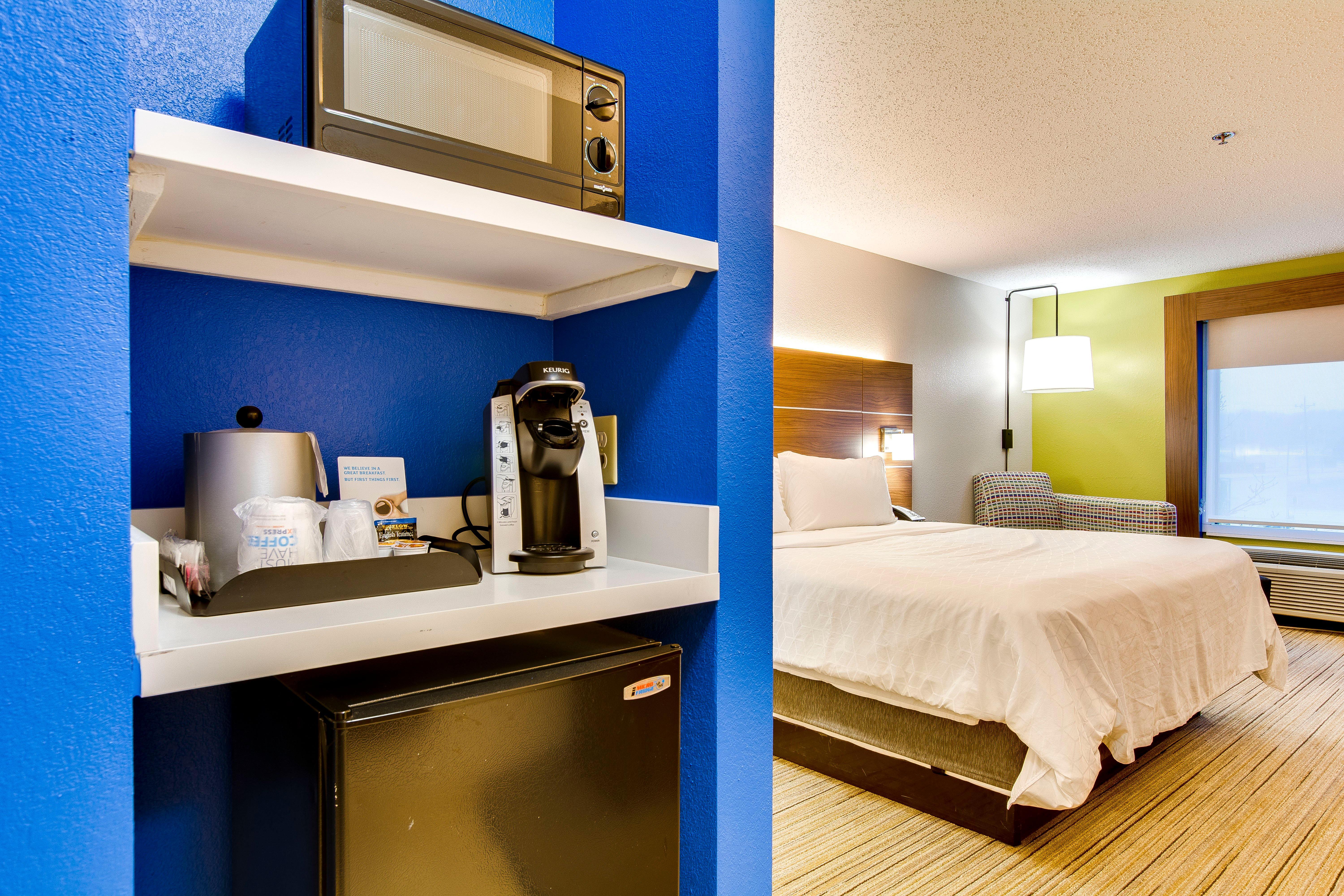 Holiday Inn Express Vincennes Bagian luar foto