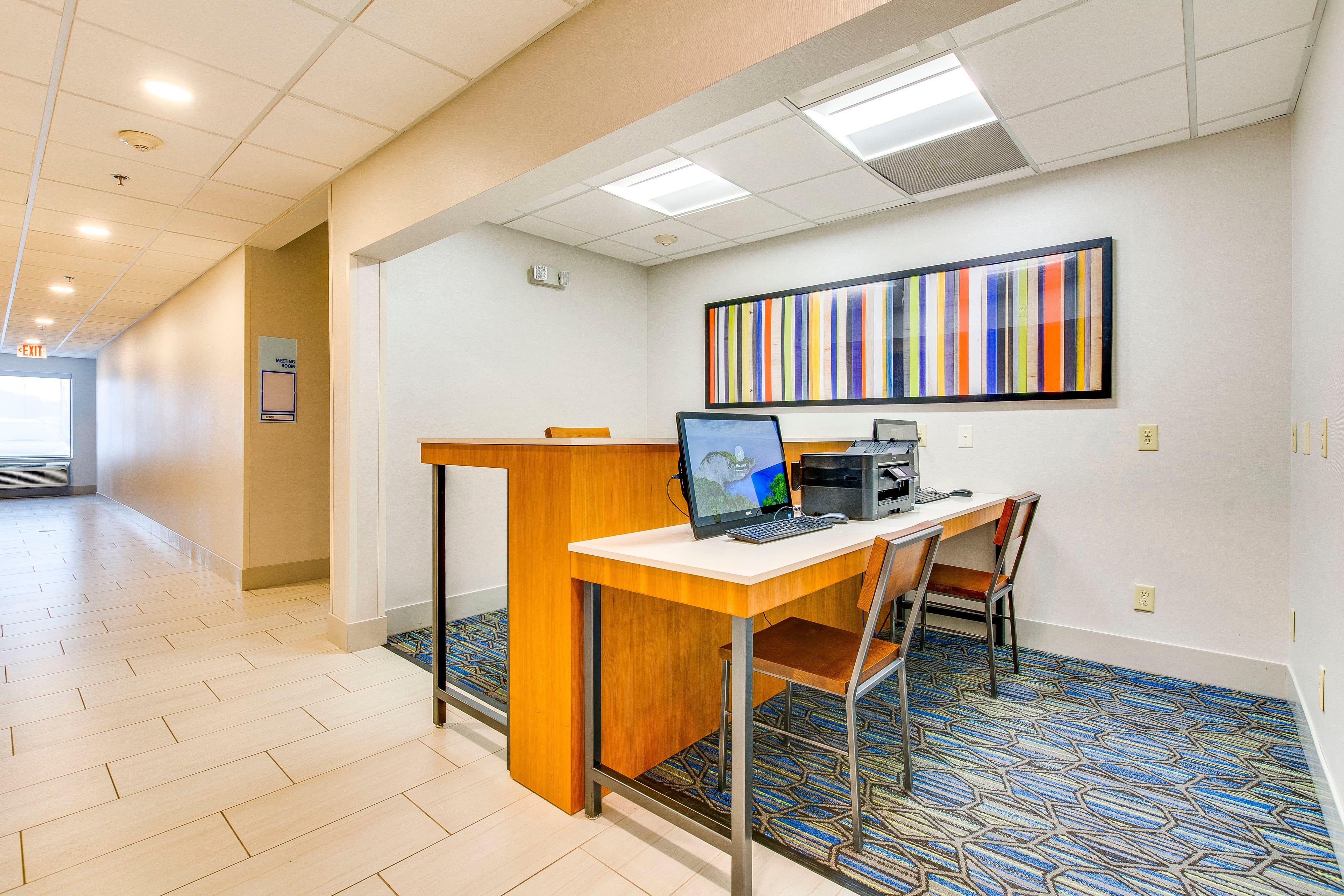 Holiday Inn Express Vincennes Bagian luar foto