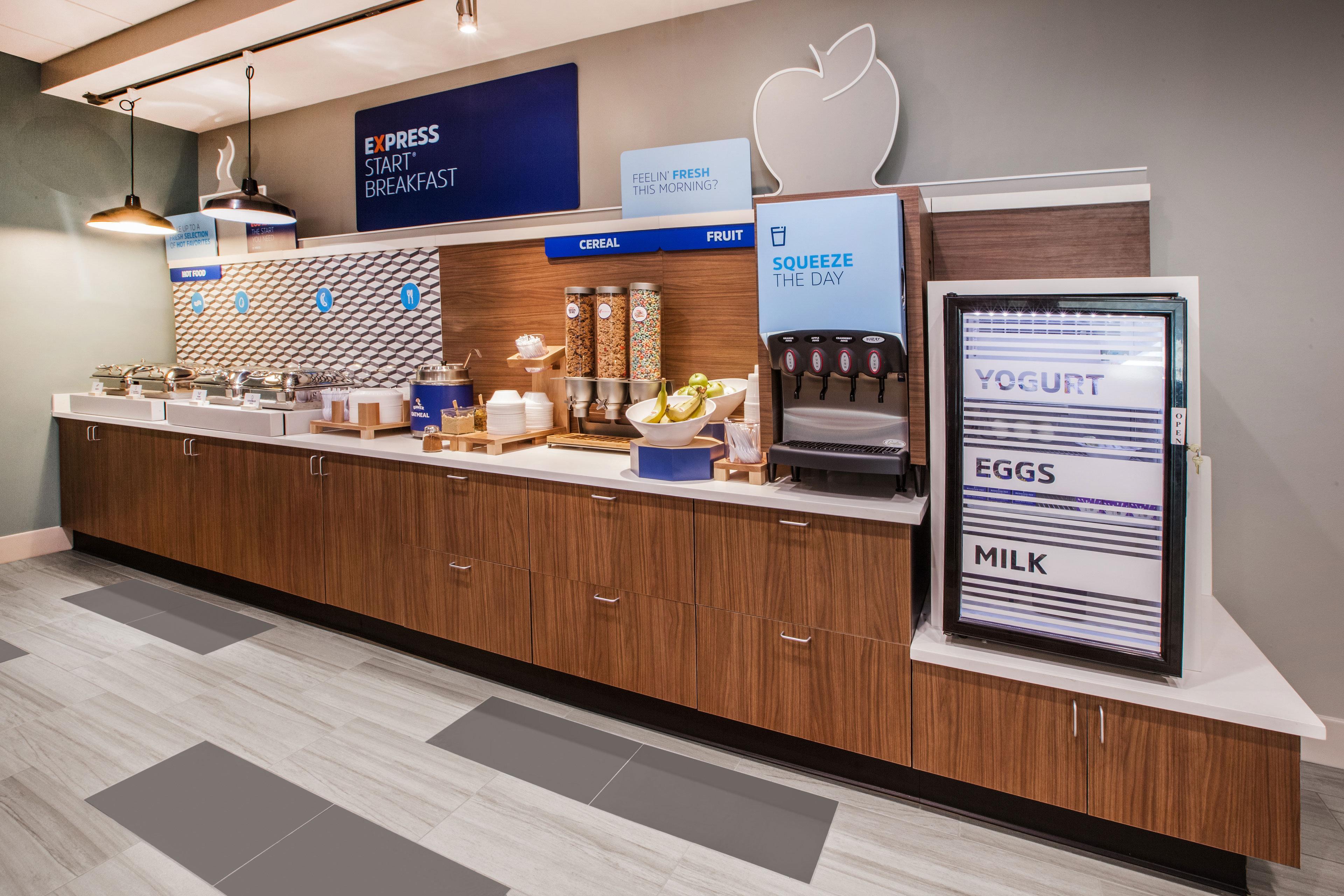 Holiday Inn Express Vincennes Bagian luar foto