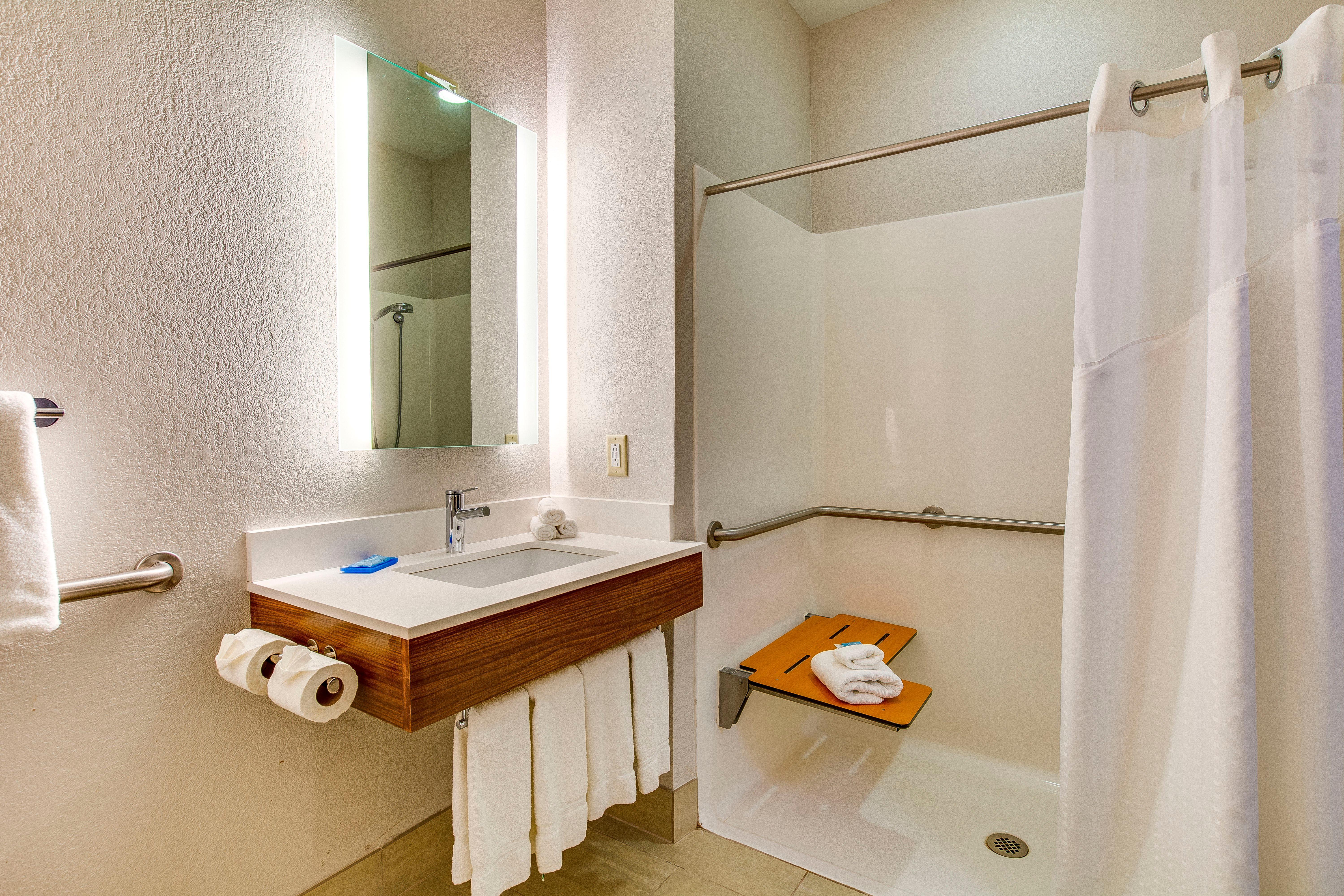 Holiday Inn Express Vincennes Bagian luar foto