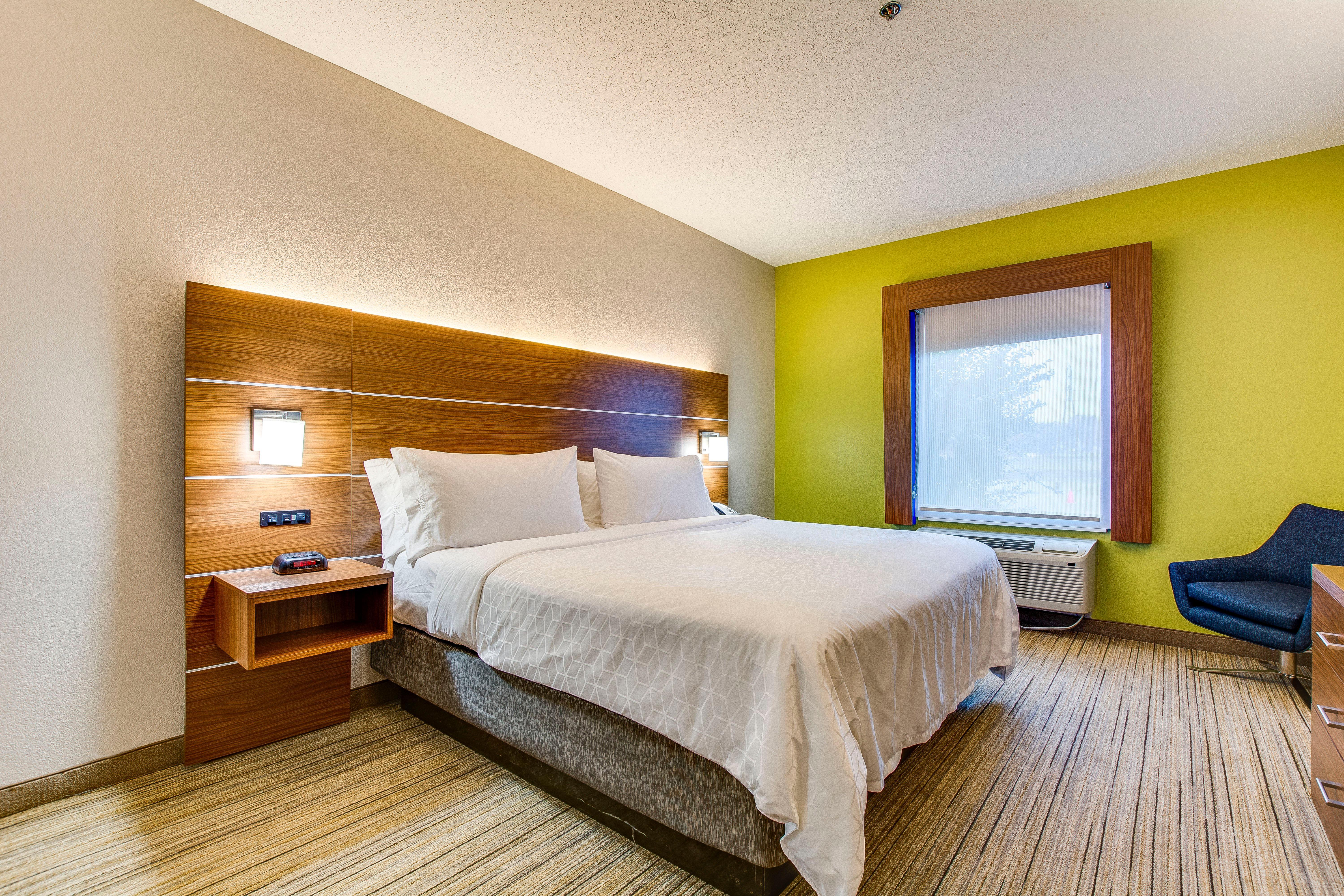 Holiday Inn Express Vincennes Bagian luar foto