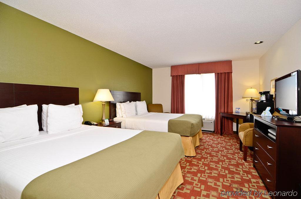 Holiday Inn Express Vincennes Bagian luar foto